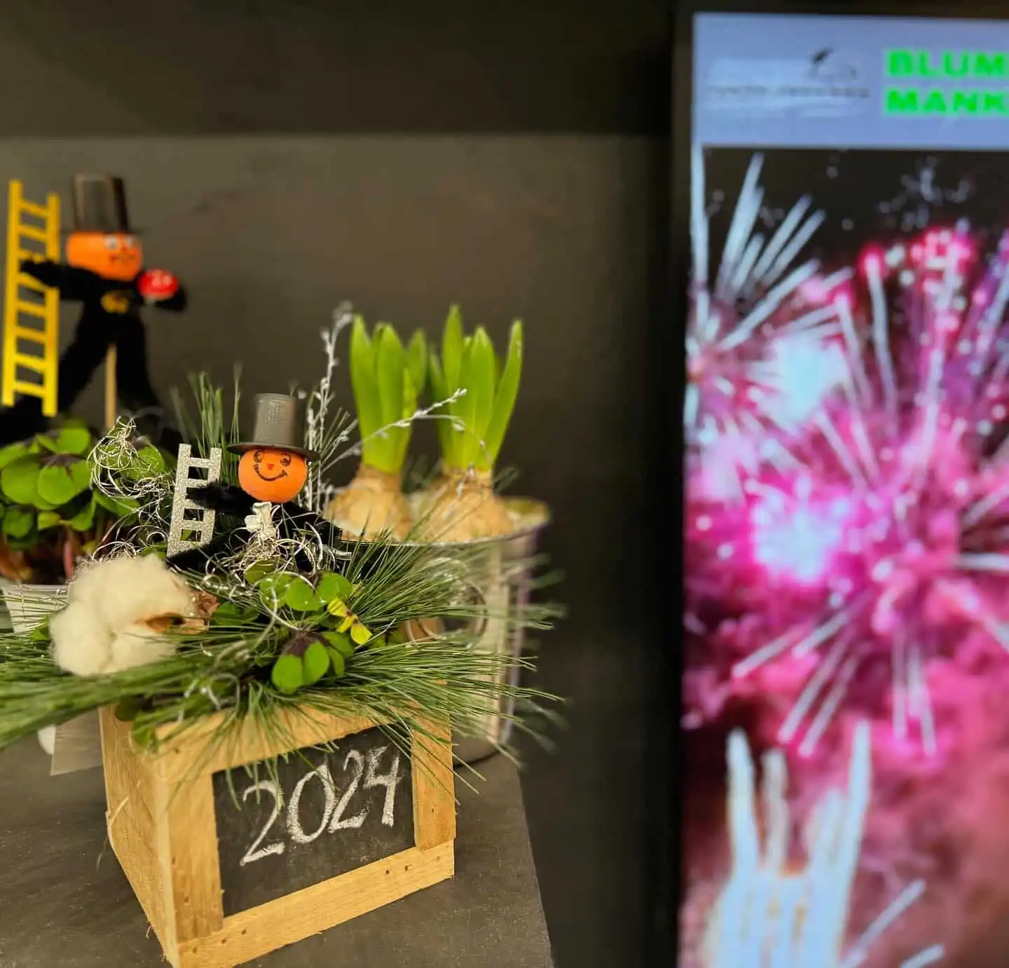 Frohes neues Jahr 4 416112551 18243040420245913 8018193249395692699 n