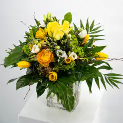 Osterstrauß „Frohe Ostergrüße“ – Modern & Floral