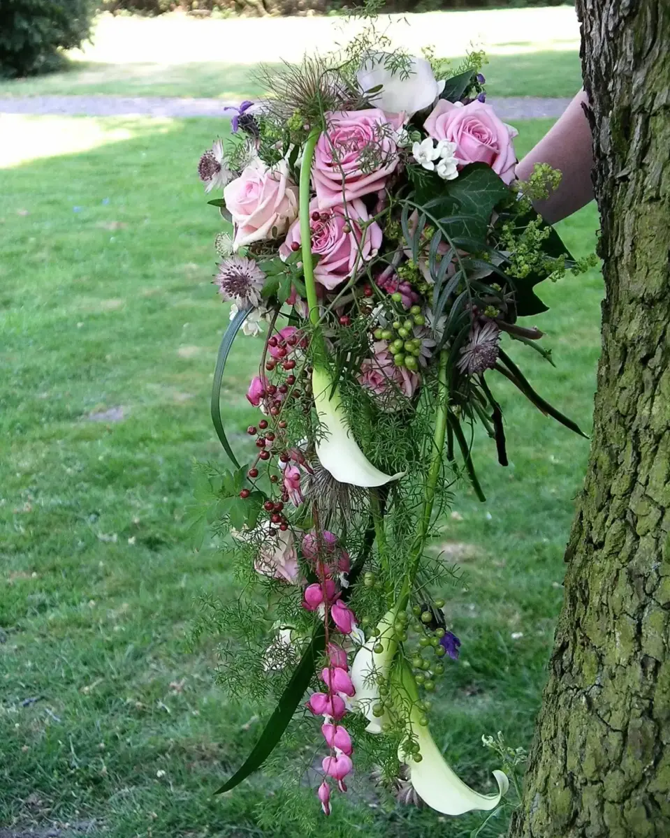 Hochzeitsfloristik: blütenarrangements passend zu Farbe, Jahreszeit und Location.