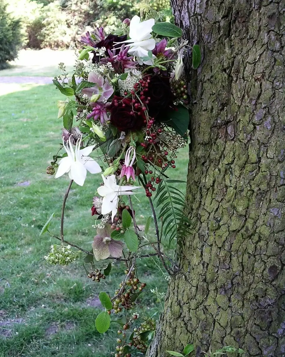 Hochzeitsfloristik: blütenarrangements passend zu Farbe, Jahreszeit und Location.