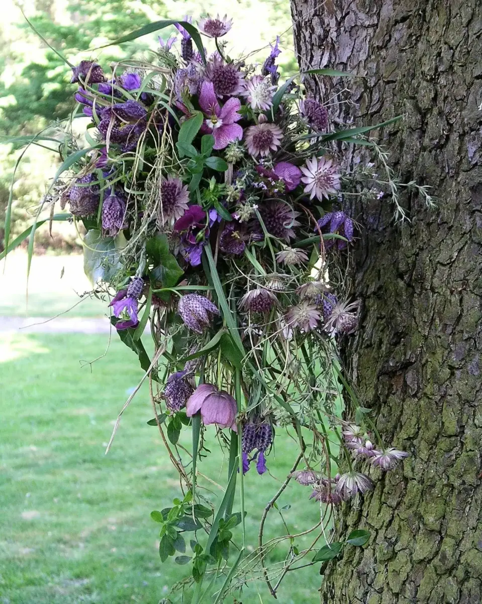 Hochzeitsfloristik: blütenarrangements passend zu Farbe, Jahreszeit und Location.