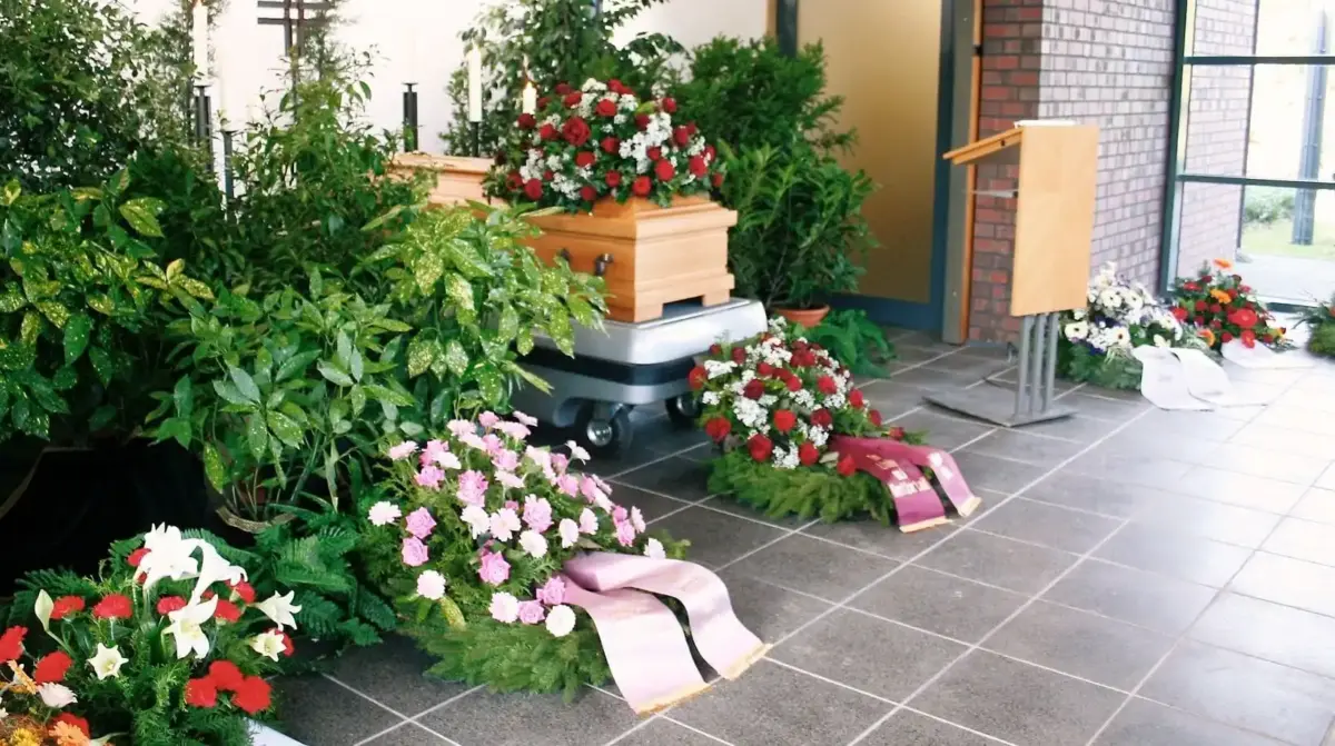 Trauerfloristik: florale Begleitung für einen persönlichen und würdevollen Abschied.