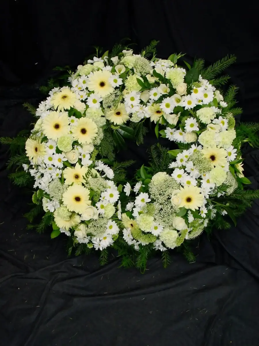 Trauerfloristik: blumenschmuck, der Nähe und Erinnerung behutsam ausdrückt.